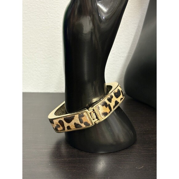 Vintage Square Leopard Print Bangle Bracelet Gold Tone Hinge - Picture 2 of 8